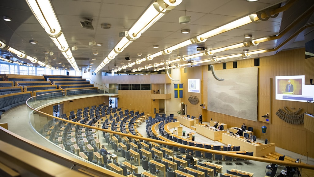 защиту демократии в Швеции
