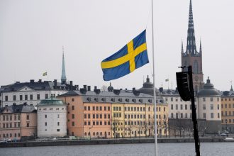 увольнениях в Швеции
