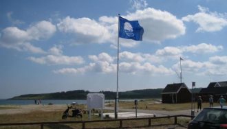шведских пляжей получили экологичный голубой флаг