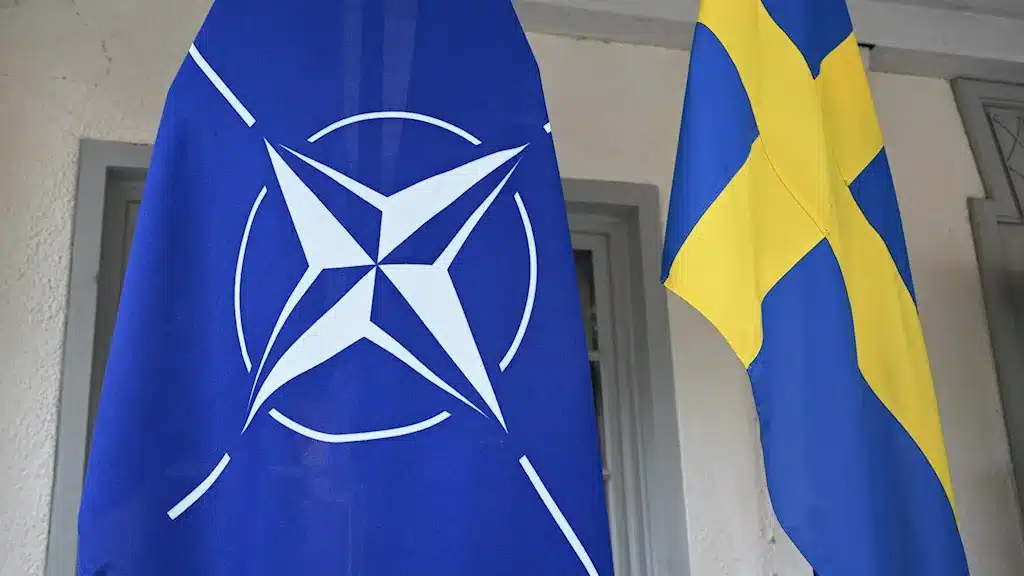 заявку Швеции на вступление в НАТО