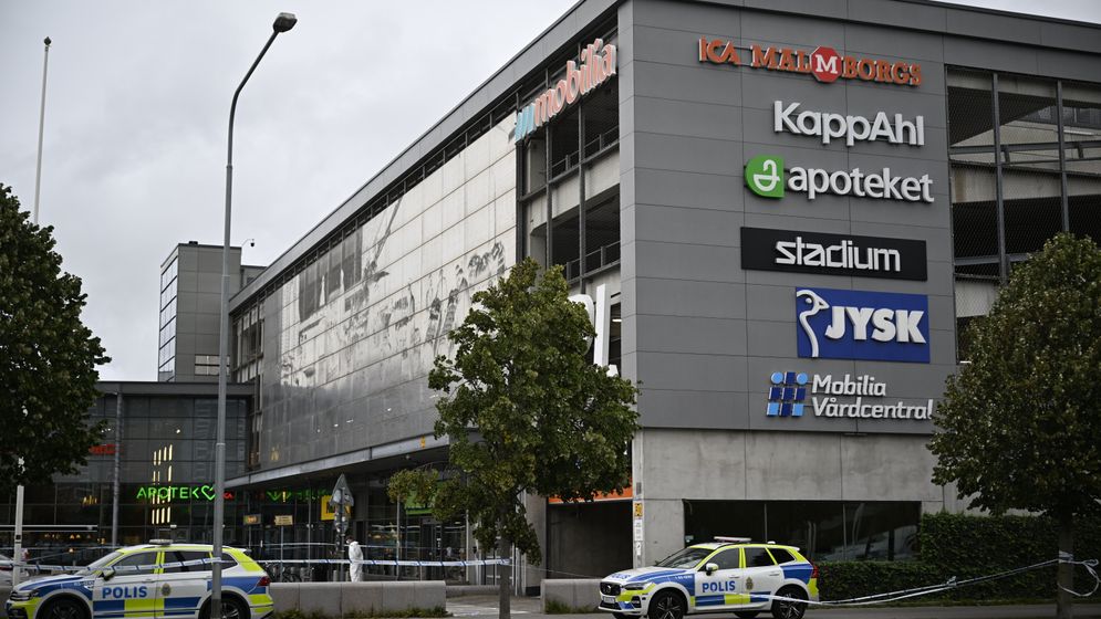 Мужчина застрелен в торговом центре Mobilia в Мальме