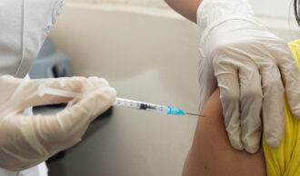 бесплатно получить вакцину против гриппа в Швеции