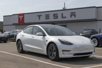 Забастовка Tesla распространяется по всей Северной Европе