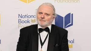 Джон Фосс получил Нобелевскую премию по литературе в Швеции