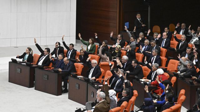 Парламент Турции во вторник ратифицировал вступление Швеции в НАТО