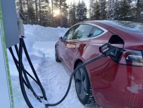 зарядных станций Tesla в Швеции