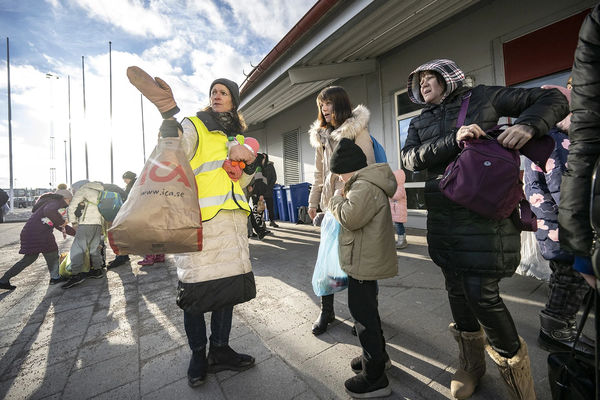 Правительство Швеции вредит украинским беженцам