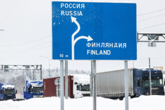Хельсинки закрыл границу с РФ