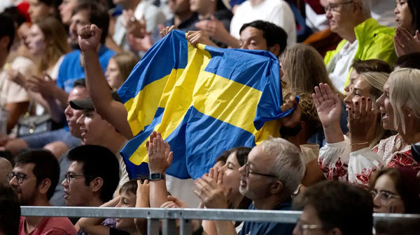 Шведские олимпийские болельщики боятся сине-жёлтых футболок