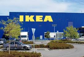 Шведская гандбольная команда отправляется в парижскую IKEA за лучшими кроватями