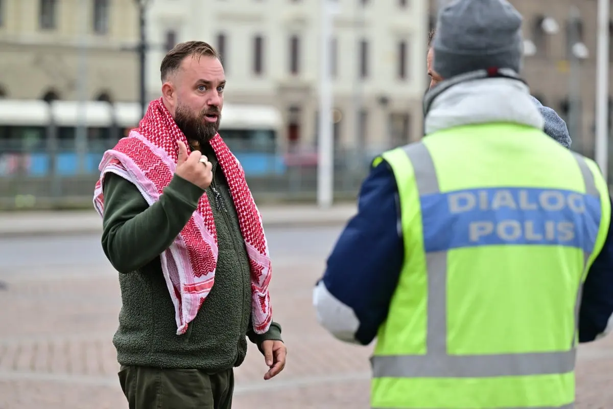 Полиция взорвала ручную гранату, найденную в Гамла-стане