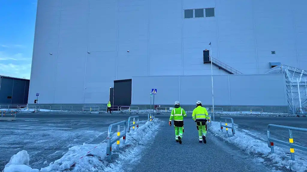 на аккумуляторном заводе Northvolt в Шеллефтео