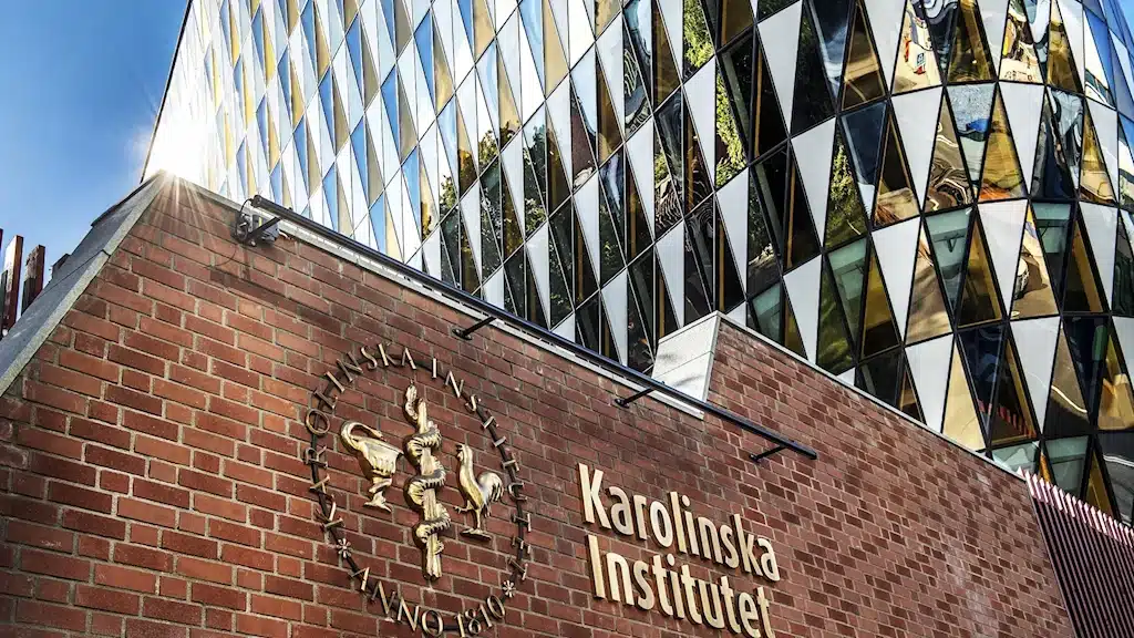 Каролинский университет