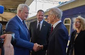 Премьер-министр Стёре посещает Киев, чтобы подтвердить поддержку Украины