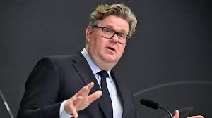 Социал-демократы вызвали министра юстиции Швеции Гуннара Стрёммера