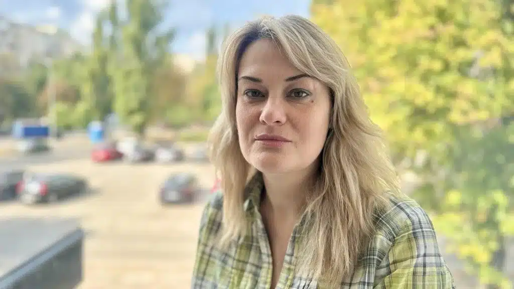 возвращаются из-за границы