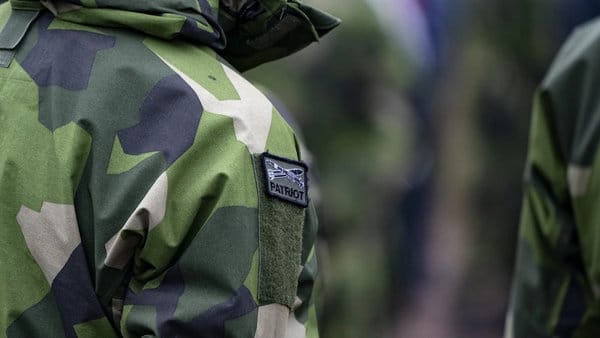 служить в шведской армии