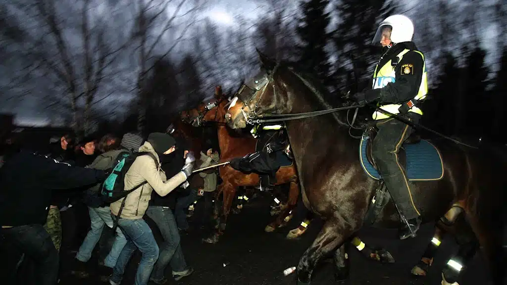 на марше в Салеме