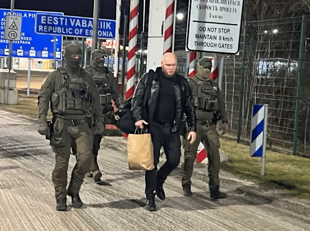 Эстония проводит депортации
