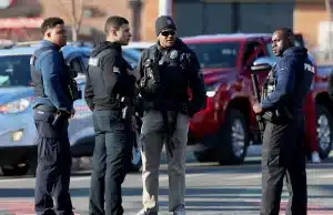 По меньшей мере трое погибли в результате стрельбы в США во время хоккейного матча в результате стрельбы в США