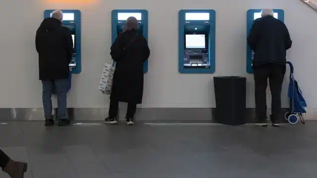 Снятие наличных в Швеции Снятие наличных в Швеции