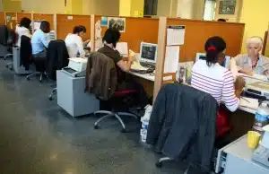 Иностранцы по всей Европе страдают из-за задержек с получением вида на жительство задержка с получением вида на жительства