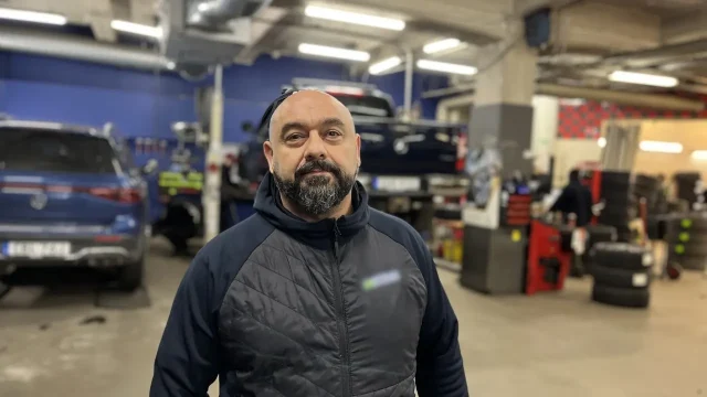 Мастер по замене шин Мастер по замене шин