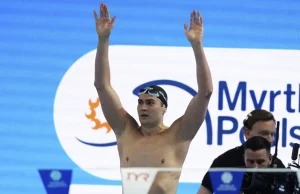 Российских пловцов допускают участвовать под собственным флагом Российские пловцы