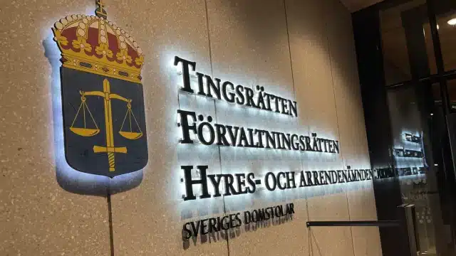 обвиняется в похищении обвиняется в похищении