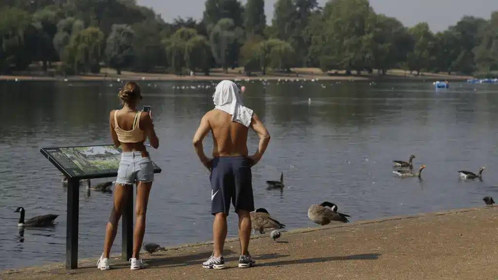 купания в озёрах и водоёмах