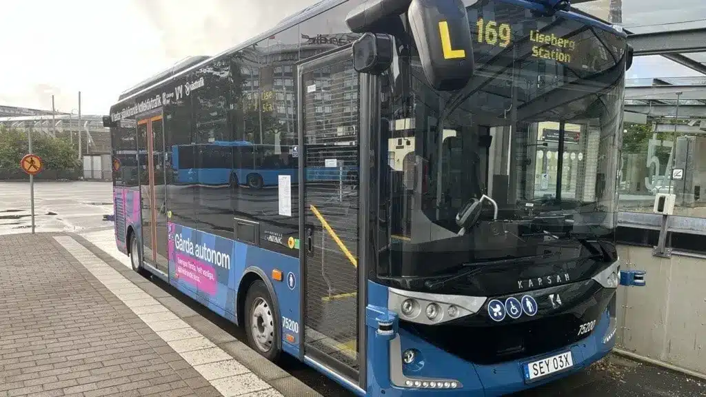 Автобус с автономным управлением
